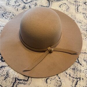 Elegant Tan Women's Hat. New. Never worn